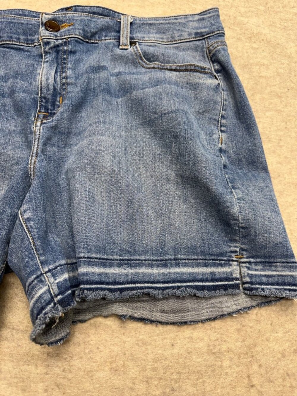 Lane Bryant Short Denim Raw Hem Distressed Jean Shorts Size 16 - Picture 2 of 7